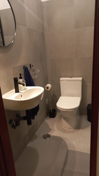 Quartos individuais, apart renovado e mobilado em Massamá.