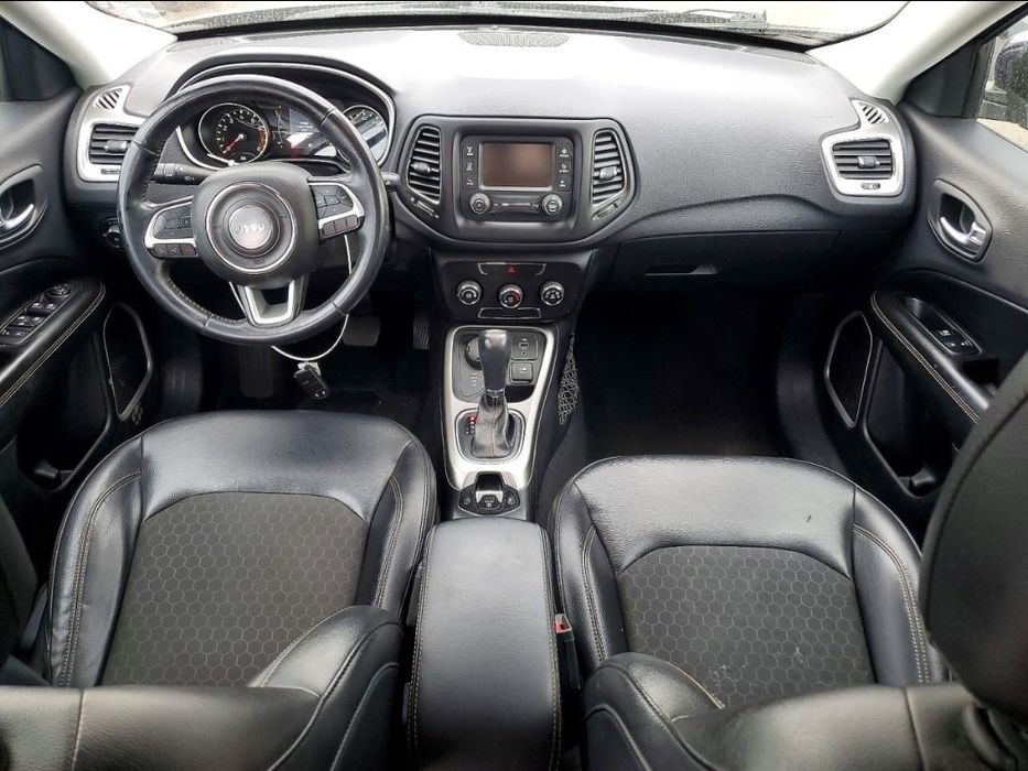 Срочно продам jeep compass  2020