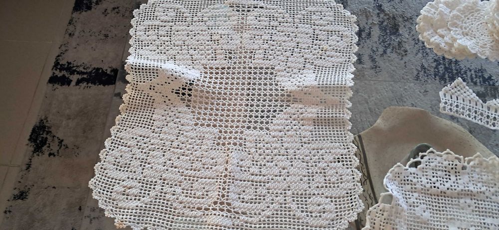 Trabalhos em renda feito à mão