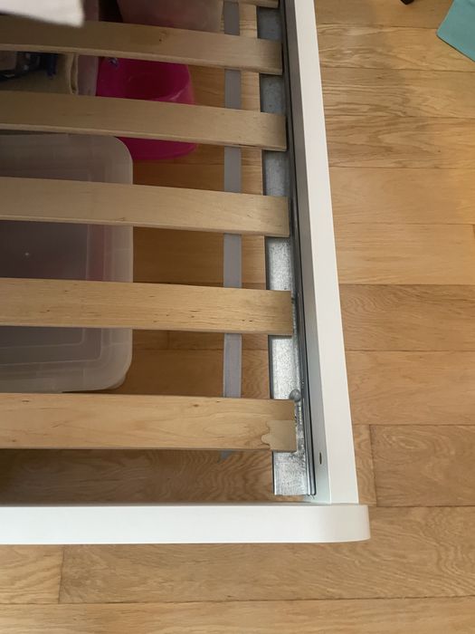Cama solteiro com estrado e colcao incluido