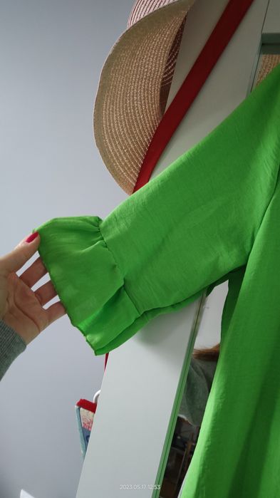 Zielona zwiewna sukienka oversize 40 L