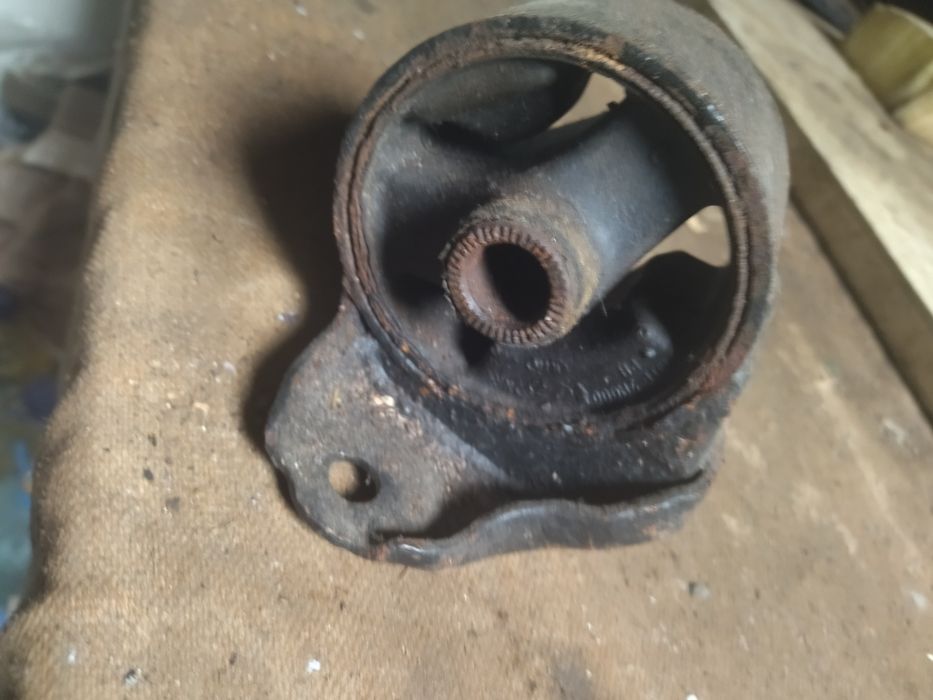 Стойки передние Шевролет-Aveo.