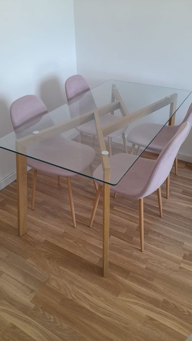 Oportunidade. Como Nova - Mesa retangular em vidro + 4 cadeiras rosa Hôma