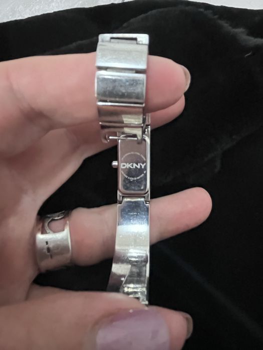 Часи DKNY,браслети