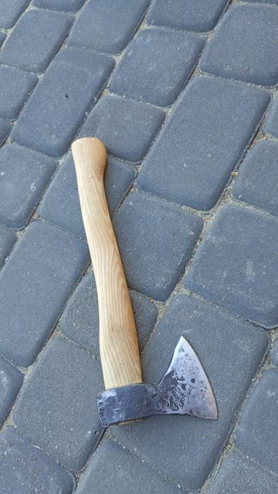 Kuta  malutka siekiera TechMłot 0,4kg / 35cm jesion
