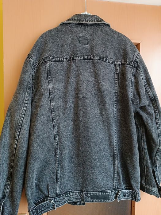 Продам джинсову чоловічу куртку