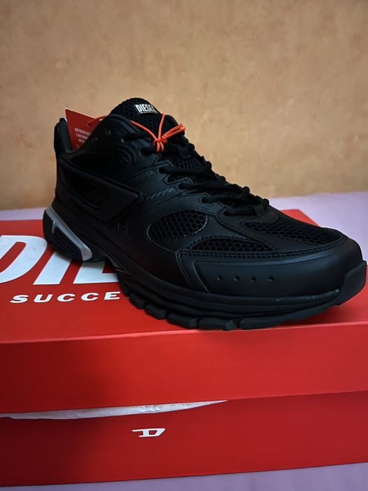 Wyprzedaż sneakersy męskie Diesel.