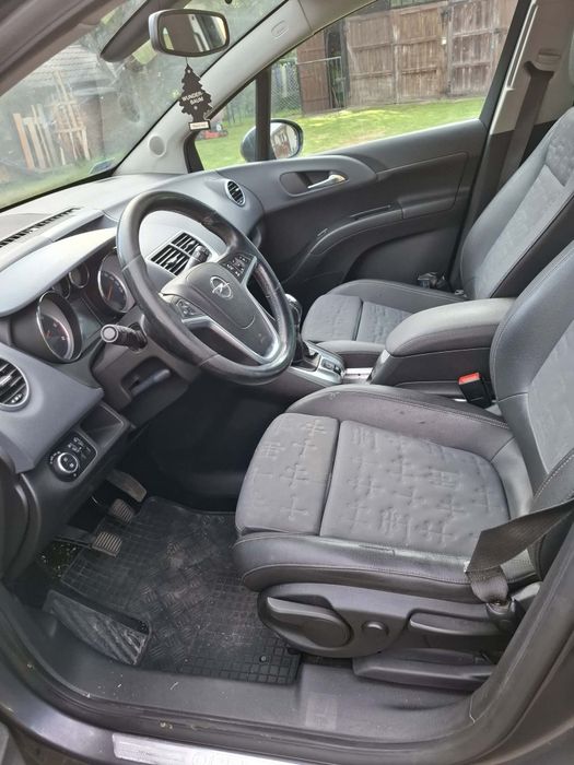 Opel Meriva B 2011r