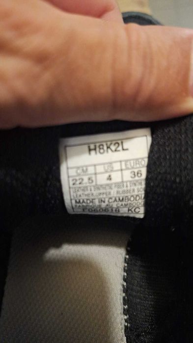 Sapatilhas Asics Lyte-Trainer Pretas/Cinzentas – Tam. 36