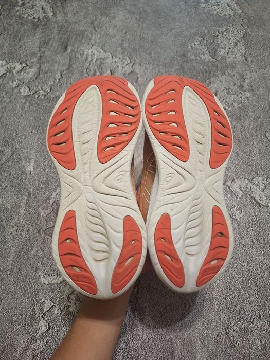 Жіночі кросівки ASICS Gel-Cumulus 25 Персикові