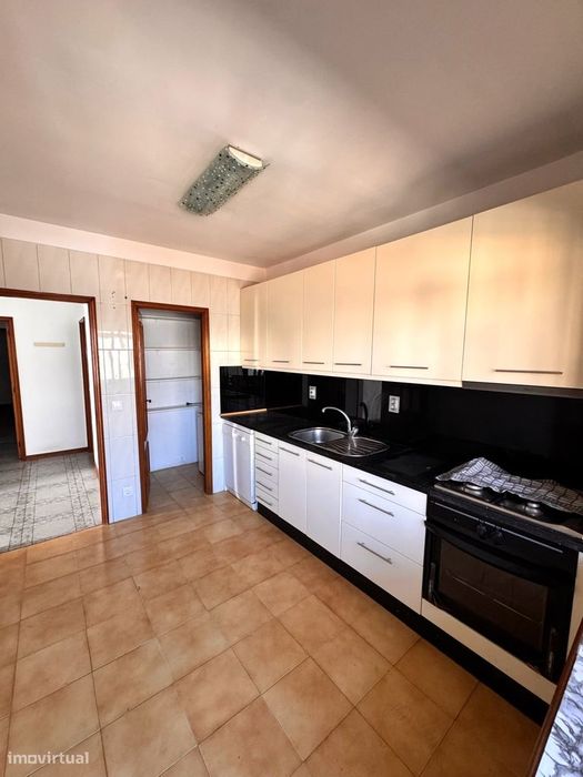 Andar de moradia T3 com garagem, em Ermesinde