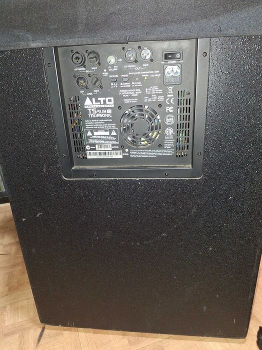 Par Subwoofers Ativos Alto TS Sub 18 (1200W) + Capas Thomann + Suportes