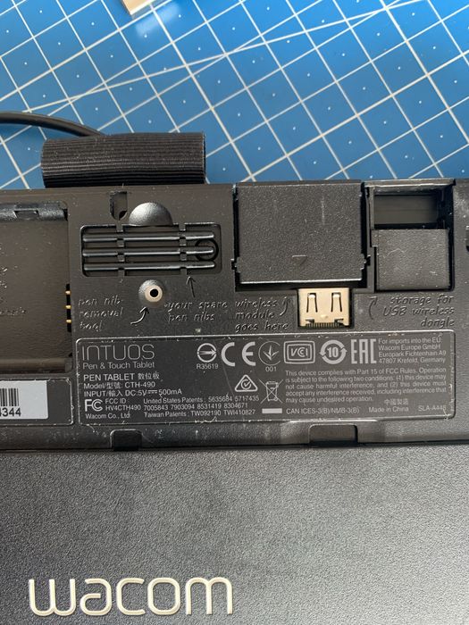 Wacom Intuos Pen & Touch tablet64552990107138121