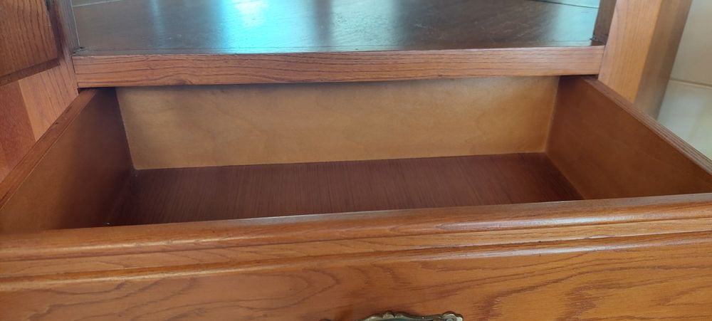 movel de canto  em madeira