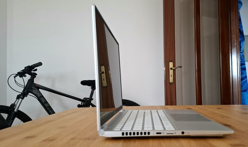 Gigabyte AERO 14 OLED | i7-13700H | RTX 4050 | 16GB | 512GB | Como novo