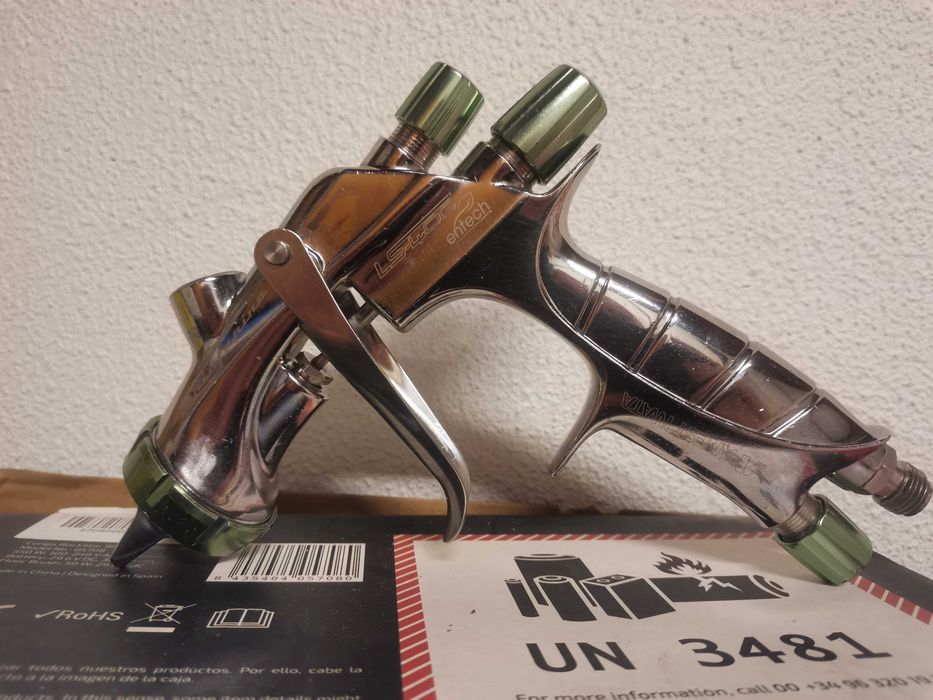 Pistola Iwata LS 400 1.3