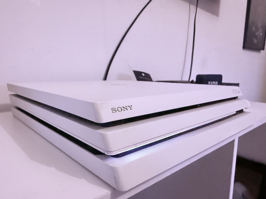 Ps4 Pro Glacier White ( 1TB )