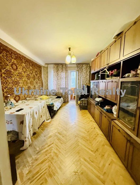 Метро Лісова! 2 кімнатна квартира! Вулиця Кубанської України 31