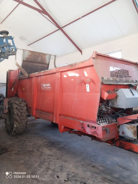 Rozrzutnik obornika, wapna, pomiotu Brochard