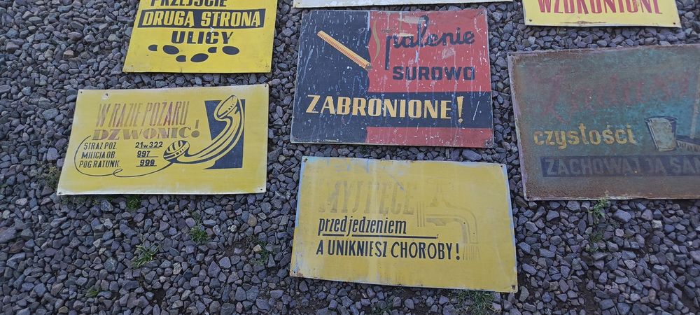 Stare metalowe tablice PRL