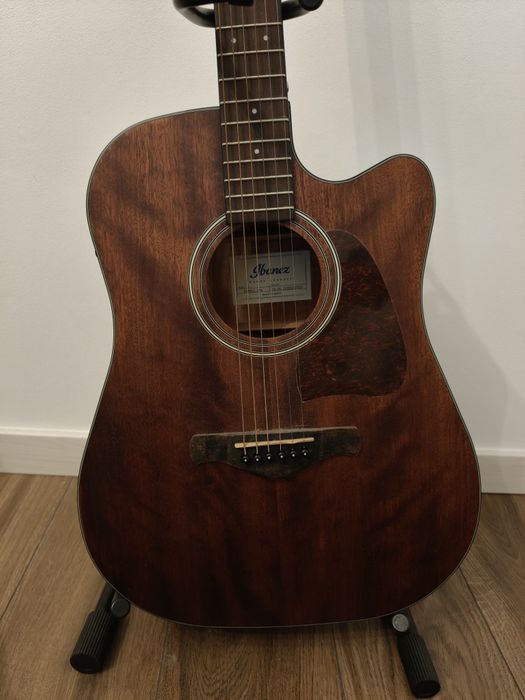 Ibanez AW54CE-OPN + stojak i kapodaster