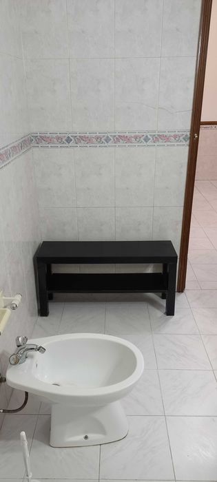 Quarto em Apartamento muito sossegado junto a transportes