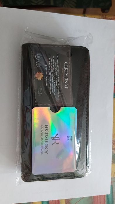 Piękny portfel Cavaldi - nowy