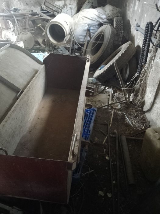 Maszyny rolnicze sprzątanie gospodarstwa