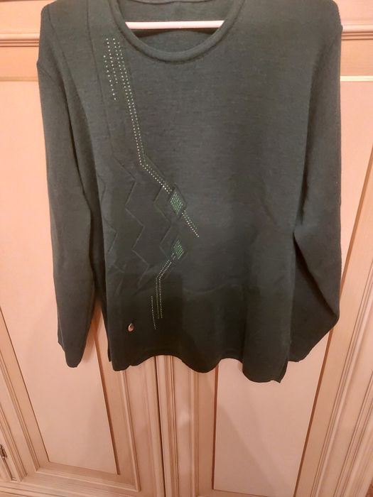 Светер жіночий. Новий. Італія.