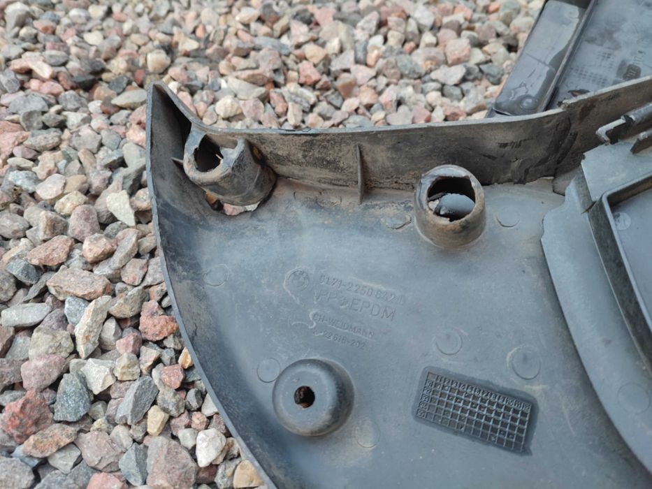 BMW E36 / M3 ORYGINALNE Dolne trójkąty zderzaka M-pakiet M TECHNIC OEM