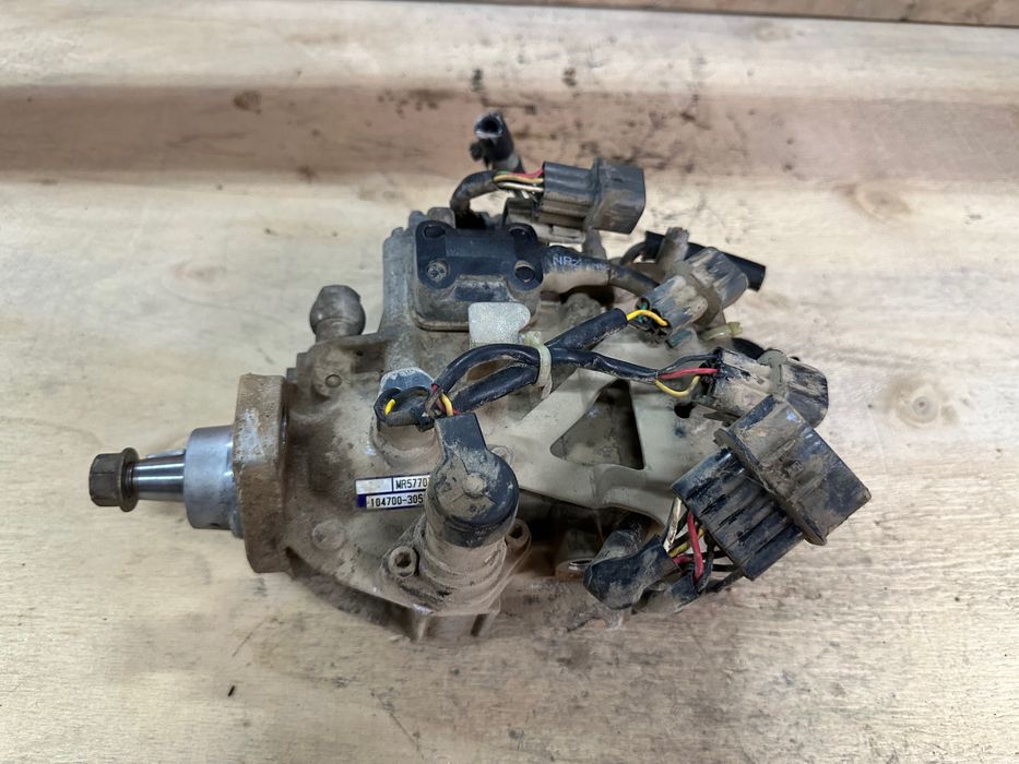 Bomba Injetora Mitsubishi L200 2.5 4D56 Bomba elétrica MR577077