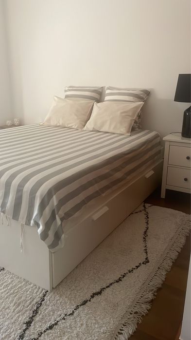 Mesa de cabeceira Hemnes Ikea