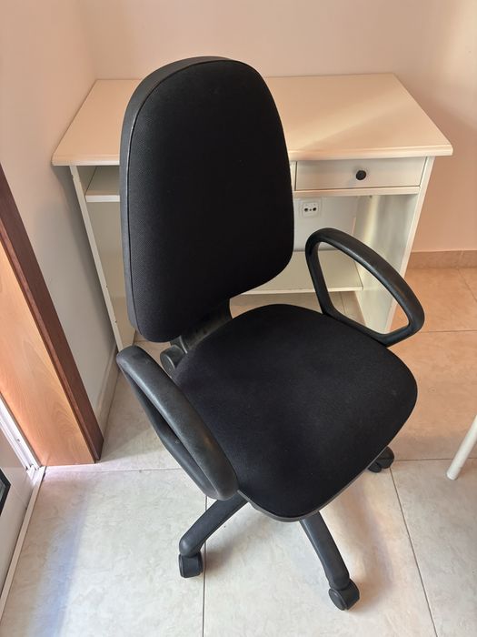 Secretaria e cadeira