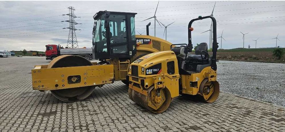 Wynajem ładowarki cat 908 z widłami