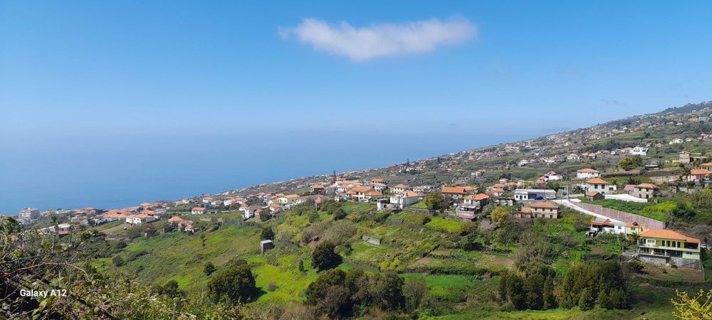 Vendo terreno com vista mar, Calheta