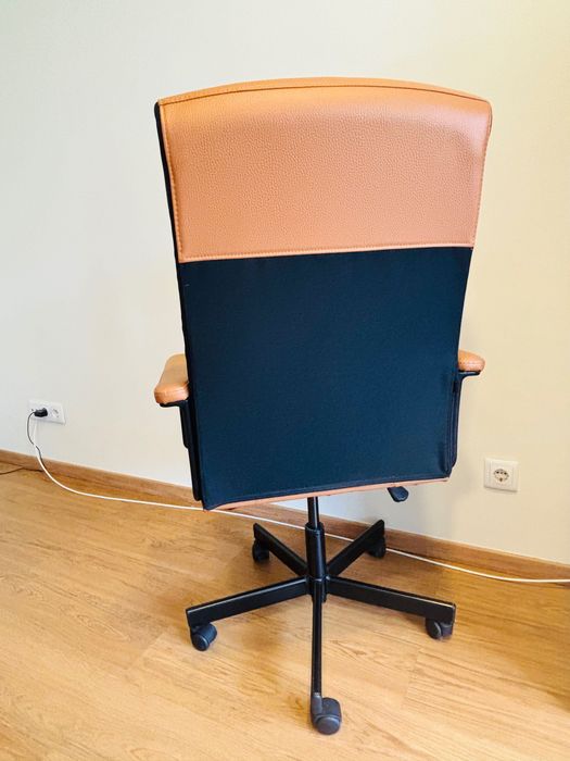 Cadeira de escritório giratória do IKEA - confortável, funcional e elegante