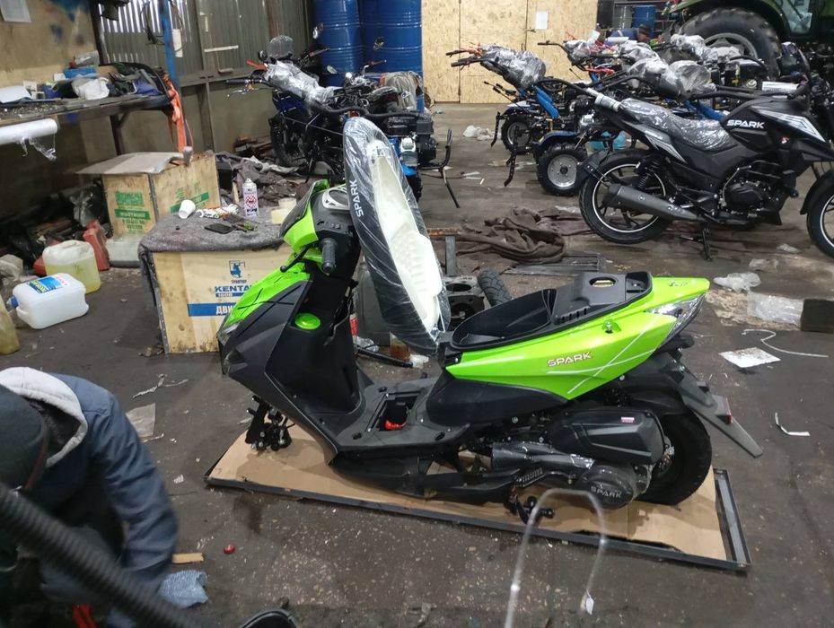 Продам скутер Спарк новий