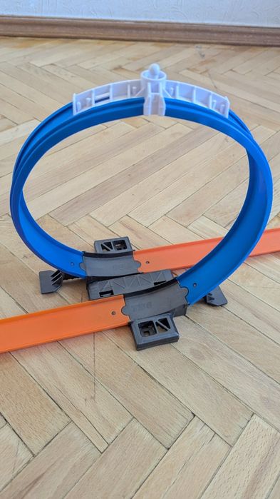 Трек Hot wheels Петля з запуском з обох боків