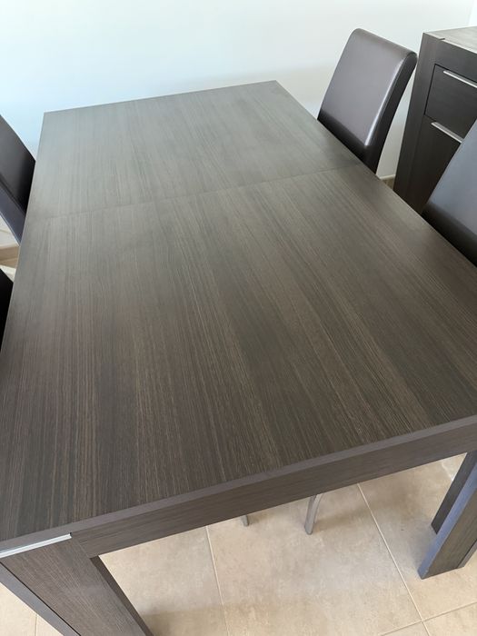 Mesa de jantar extensivel + 4 cadeiras