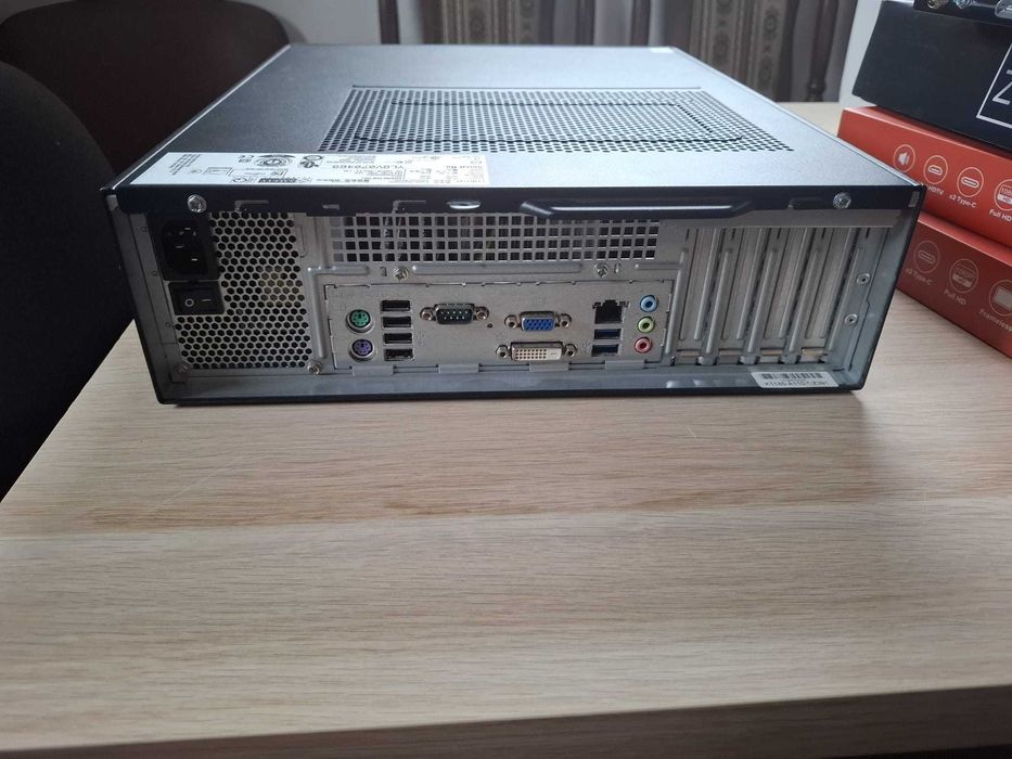 Komputer biurowy PC Fujitsu Esprimo E520 E85+ – Intel Core i5-4460 16 GB RAM SSD 512 GB Windows 10 Pro