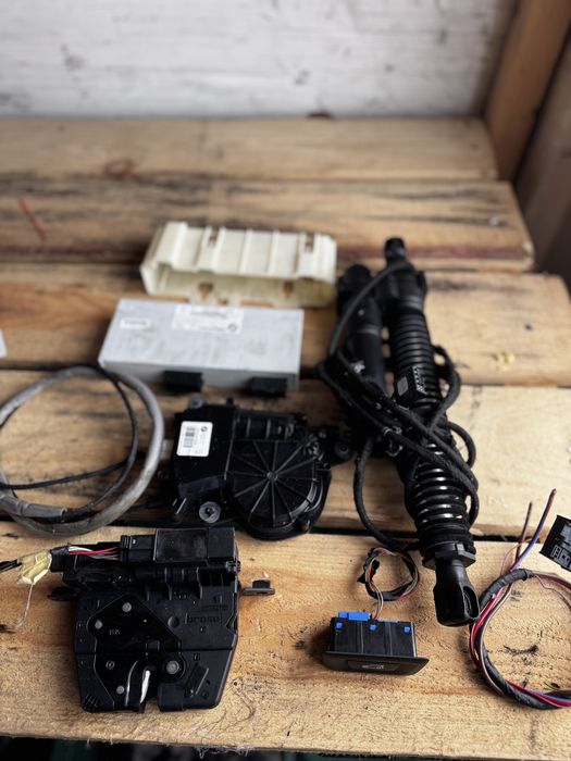 Електро багажник BMW F10 rest комплект