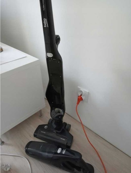 Odkurzacz Pionowy Beko CZARNY 3w1 z filtrem HEPA BEZWORKOWY