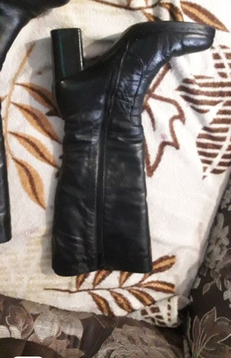 Продам жіночі чоботи