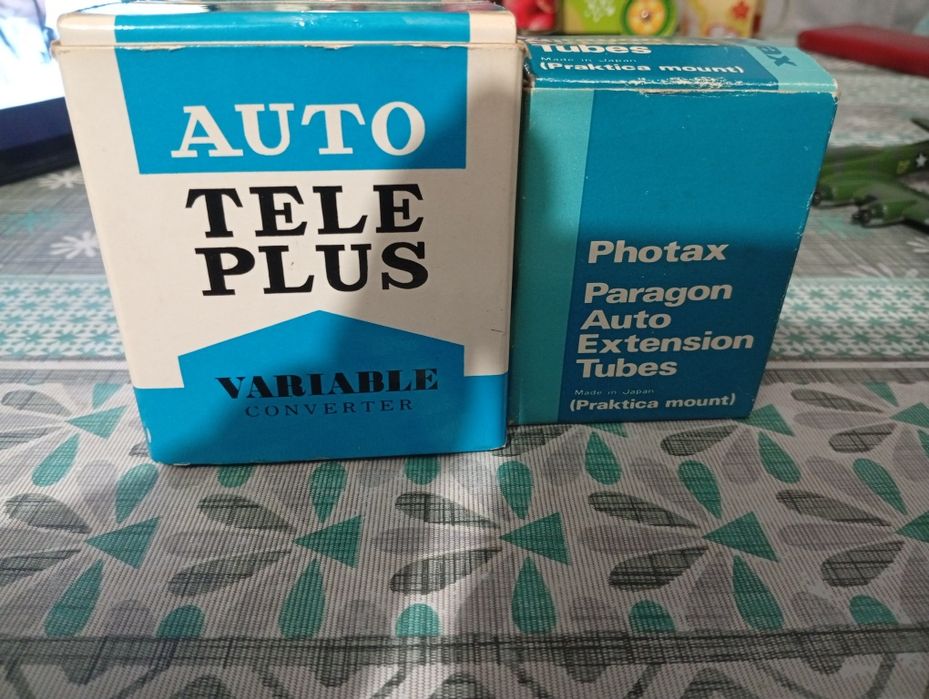 Фотооб'єктив та аксесуари