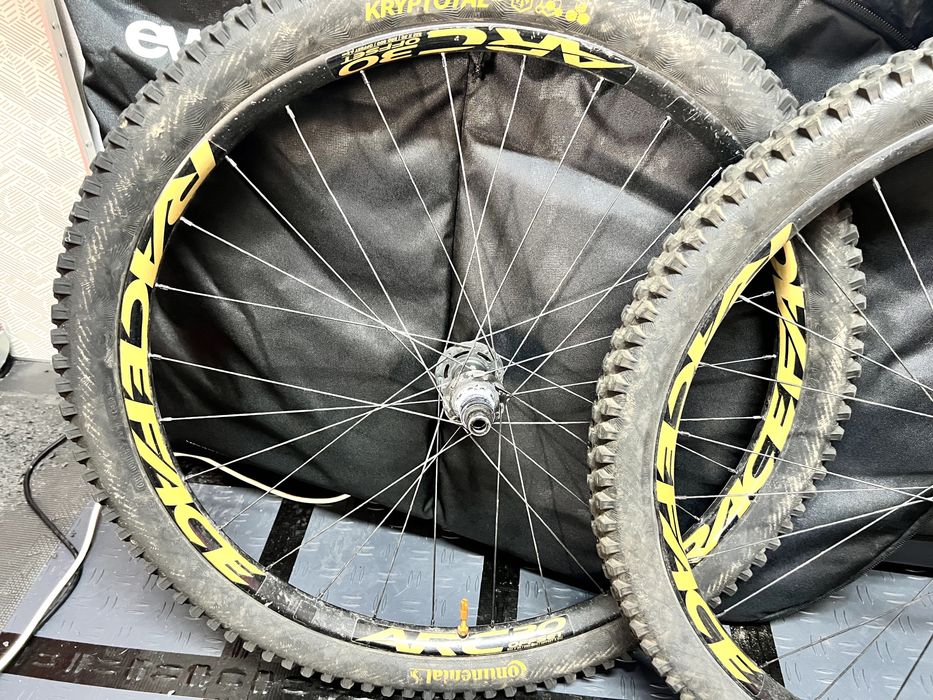 Rodas Race Face ARC 30 Off Sett "29 (aluminio)