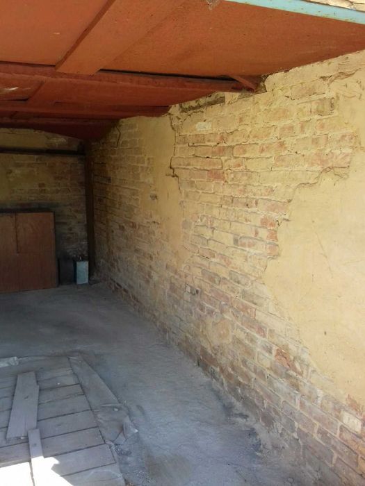 Продам гараж у хорошому стані. Торг