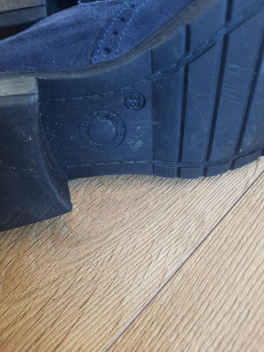 Sapatos azuis em camurça estilo mocassin