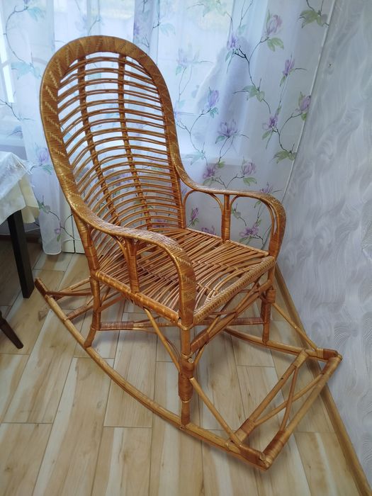 Продам крісло гойдалку із лози