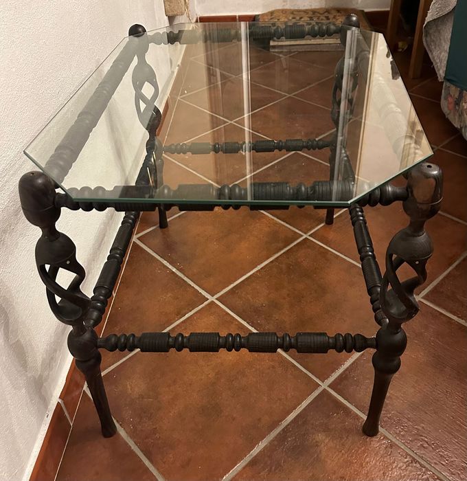 Mesa de centro de madeira e vidro