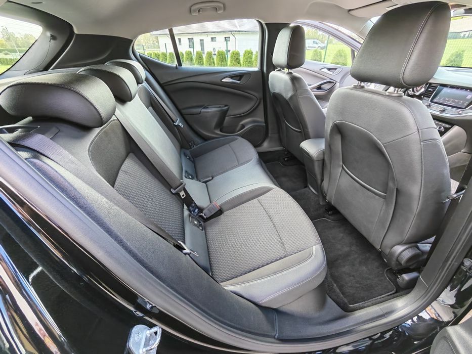 Opel Astra 1.4 b- rezerwacja